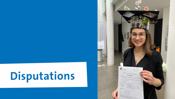 junge Frau mit Doktorhut und Zeugnis in der Hand