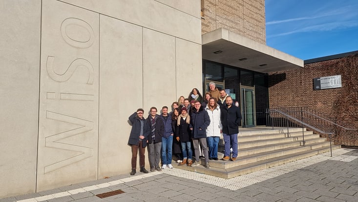 2nd This IS Research Gruppenfoto