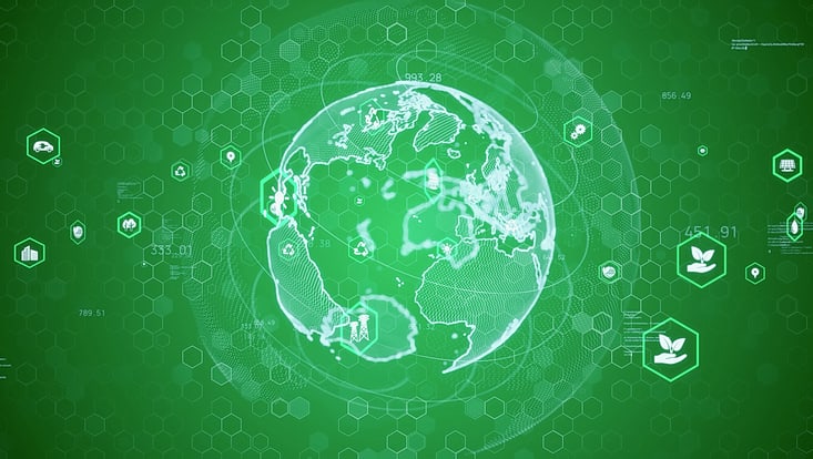 Grüne Weltkugel mit digitalen Symbolen