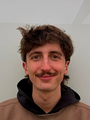 profile-brand-noam-180x240