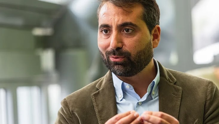 Giorgio Malet redet