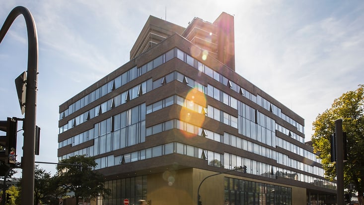 Exterior view of the Haus der Erde, University of Hamburg, in sunshine