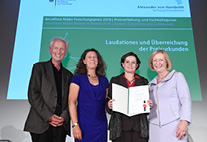 Schwarz-Engels-Chiapello-Wanka-207-142