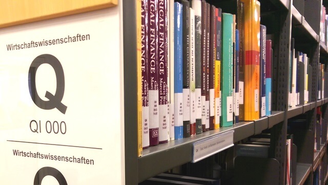 Bücherregal/Bookshelf