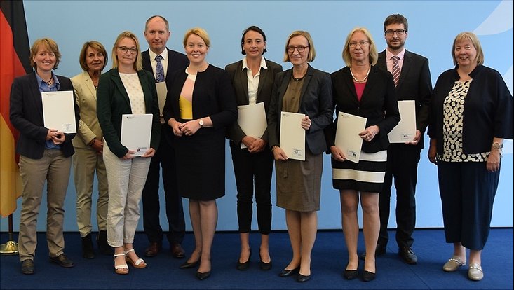 Sachverständigenkommission für den 9. Familienbericht