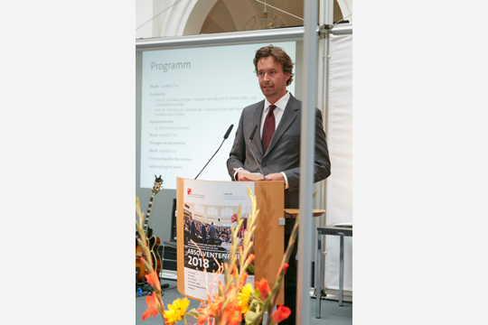 03 Der Direktor der Graduate School Prof. Dr. Timo Busch