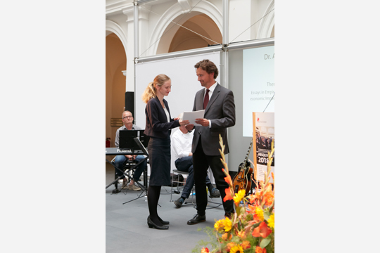 05 Die Verleihung der Urkunden