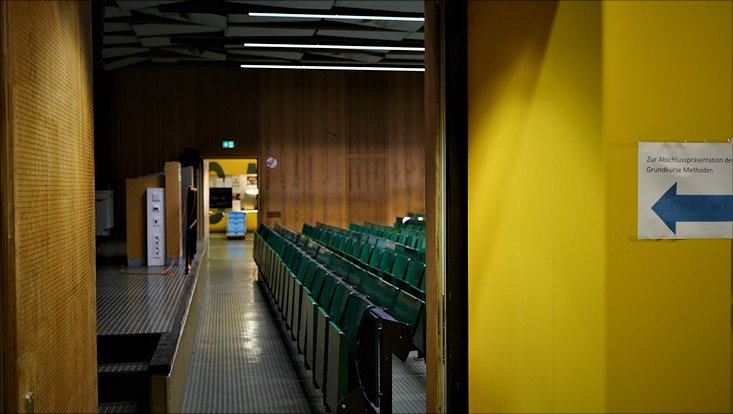 Leerer Hörsaal A im VMP5