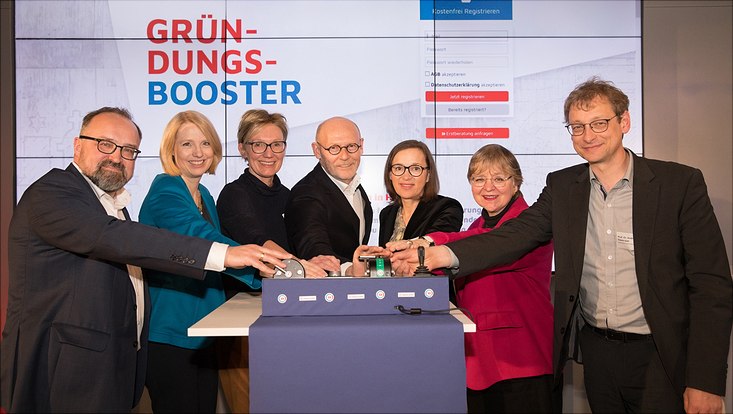 Startknopf von beyourpilot wird gedrückt