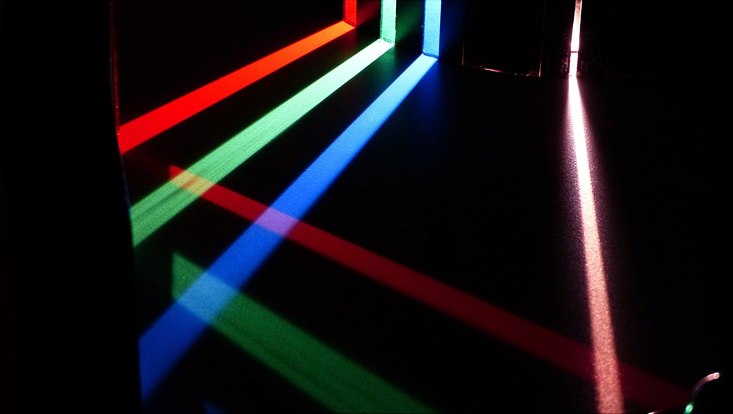 Spektralfarben Rot Grün Blau als Lichtstreifen