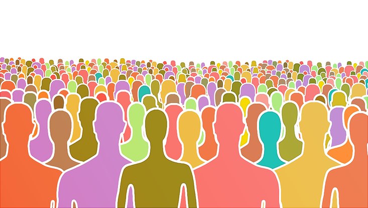 Es ist eine mit vielen Farben gezeichnete Menschenmenge zu sehen.
