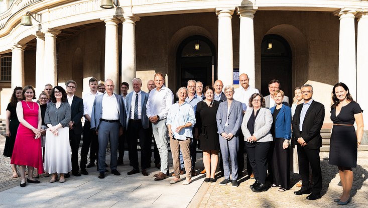 Participants in the meeting between the German U15 and Russell Group