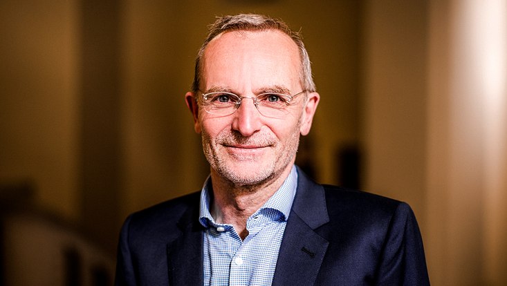 Prof. Dr. Alexander Bassen