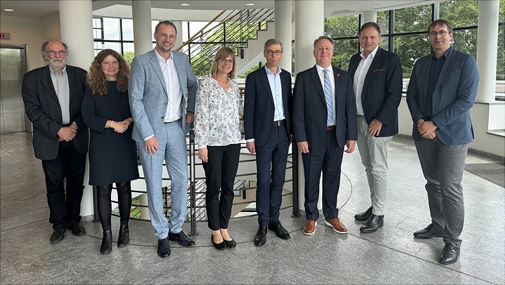 Gruppenbild nach dem Austausch