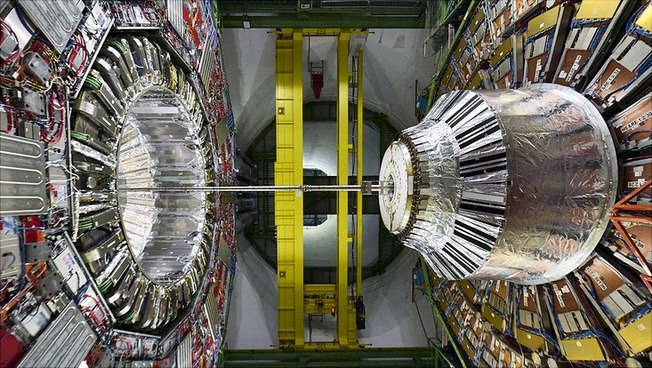 Der CMS-Detektor am Large-Hadron-Collider