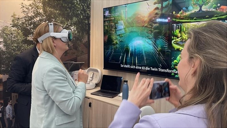 somerfest-vr Virtual Reality ist am Stand der UHH ein Thema zum Anfassen und Ausprobieren