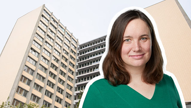 Porträt Judith Möller vor Philosophenturm