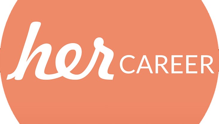 weißes Schriftlogo von herCAREER auf orangefarbenem Grund