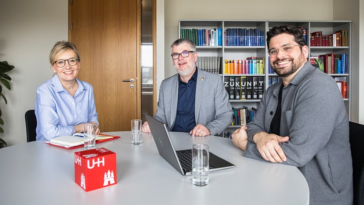 Beim Interview (v. l.): Prof. Dr. Natalia Filatkina, Prof. Dr. Christoph Dartmann und Gaetano Rago