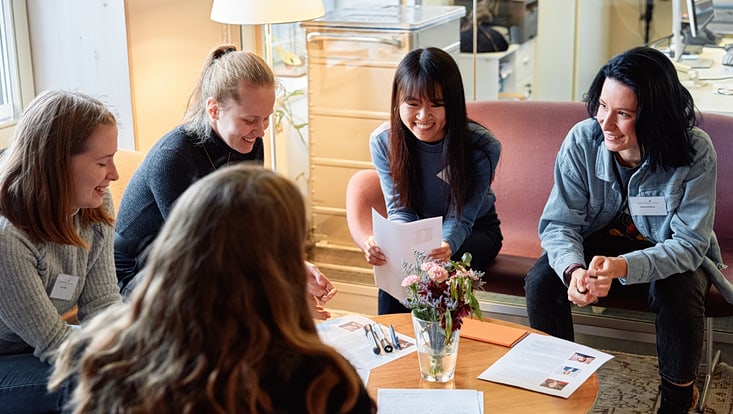 Stipendiatinnen bei einem Treffen