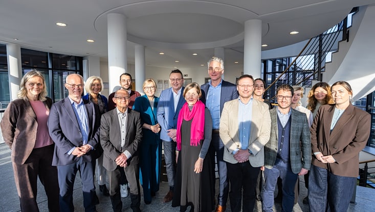 Die Vertreterinnen und Vetreter der Universitäten Groningen und Hamburg beim gemeinsamen Treffen.