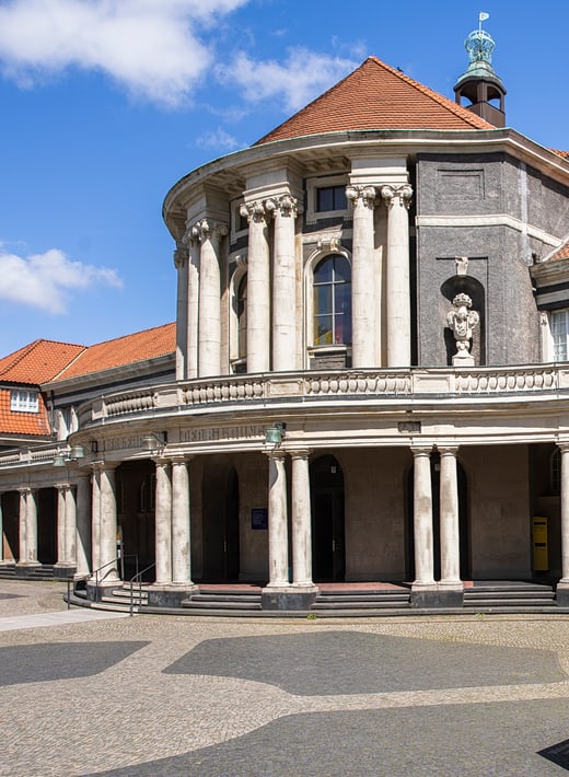 Symbolbild Hauptgebäude UHH
