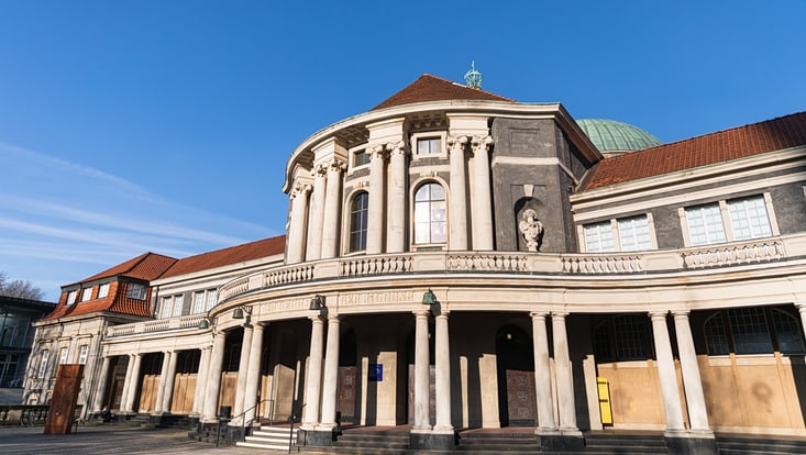 Das Hauptgebäude der UHH