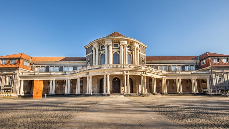 hauptgebaeude-733x414 UHH main building
