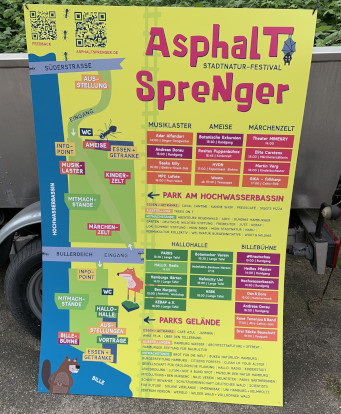 0205-vernetzung-festivals-ebene2-slider-20240504-cUCaser-414 Plakat mit Schriftzug Asphaltsprenger und Tagesablauf