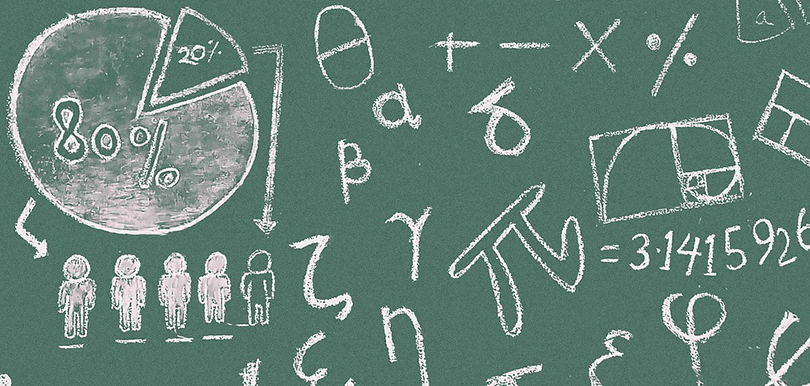 Mathematische Operatoren auf einer Schultafel