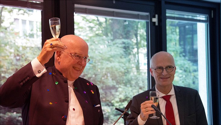 Die Uni Hamburg feiert die Entscheidung zur Exzellenzstrategie: Lenzen und Tschentscher