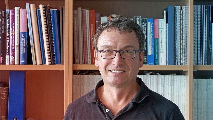 Prof. Dr. Ulrich Riller