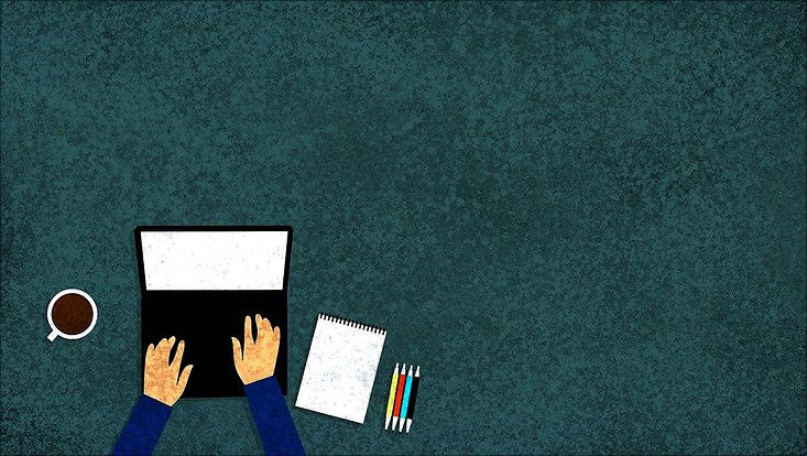 Grafische Darstellung eines Laptops, auf dem Hände tippen und daneben befinden sich eine Tasse, ein Notizblock sowie vier Stifte