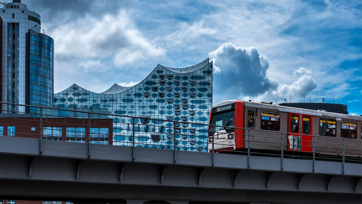 Eine U-Bahn in der Hafencity