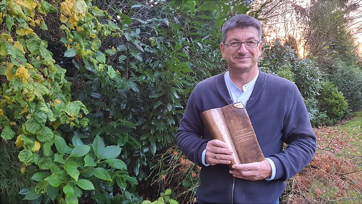 CeNak-Direktor Matthias Glaubrecht wurde mit dem Salus-Medienpreis ausgezeichnet. Das Buch ist außerdem im Rennen um den Preis als „Wissenschaftsbuch des Jahres 2021“.