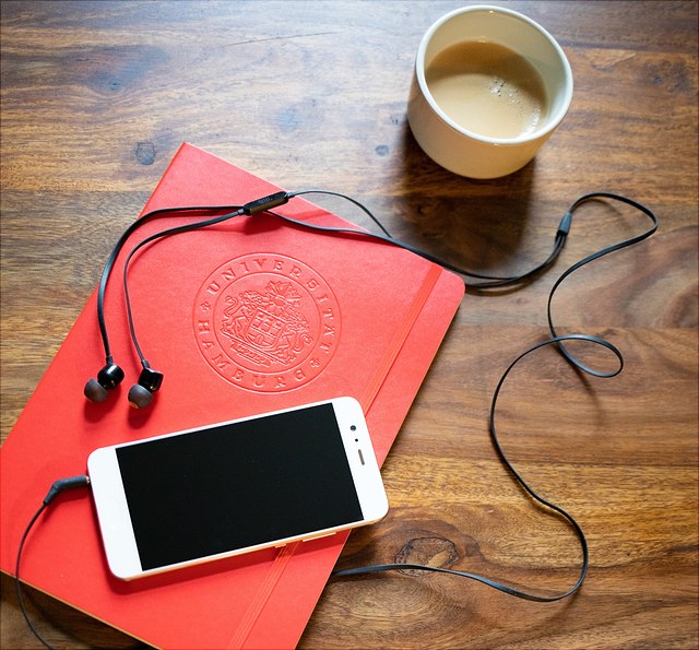 Symbolbild Handy / Podcast