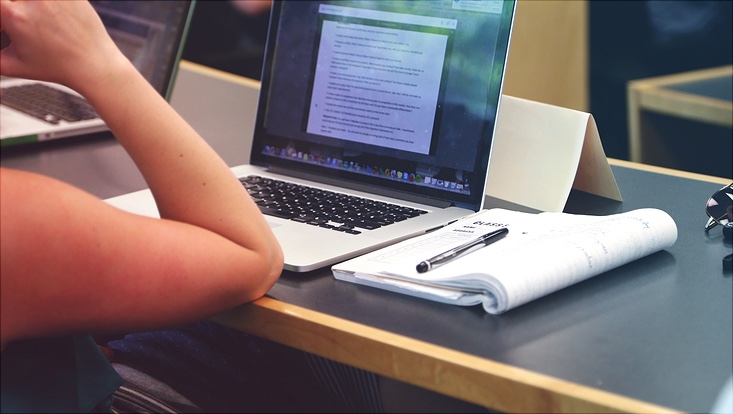 MacBook in der Vorlesung