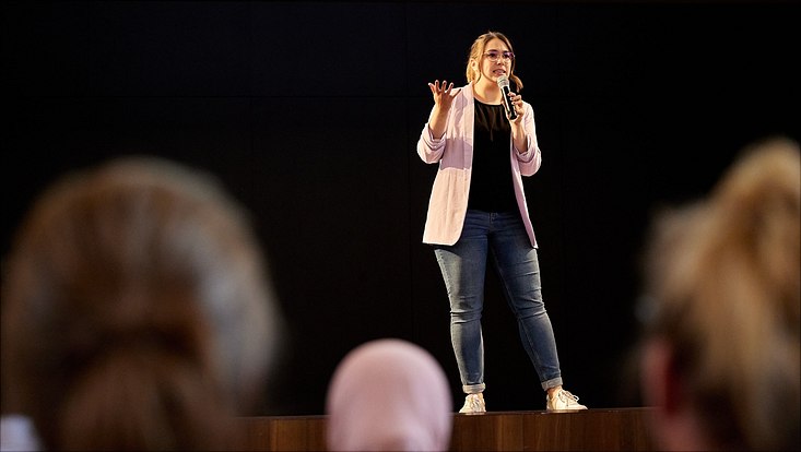 Foto des Three Minute Thesis-Wettbewerbs 2022 in Hamburg