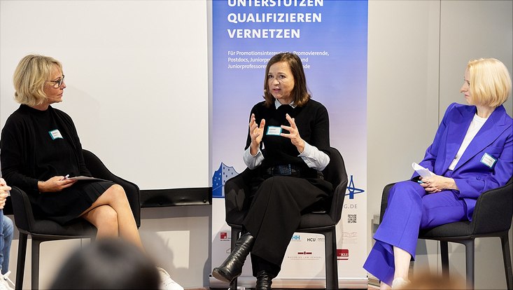 HRA Karrieresprung Menschen bei der Podiumsdiskussion