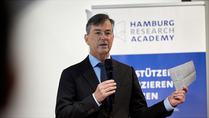 HRA Karrieresprung The scientific director, prof. dr. Föcking during his opening speech