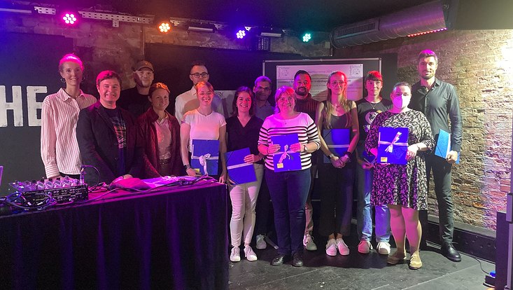 Gruppenbild aller Absolvent:innen der Graduate School