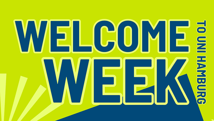 Welcome Week to Uni Hamburg, blaue Schrift auf grünem Hintergrund