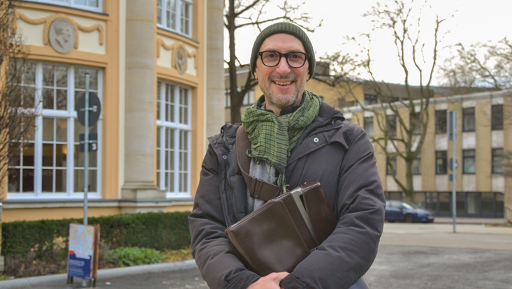 Johannes Varvakis, Kontaktstudent Johannes Varvakis, Kontaktstudent