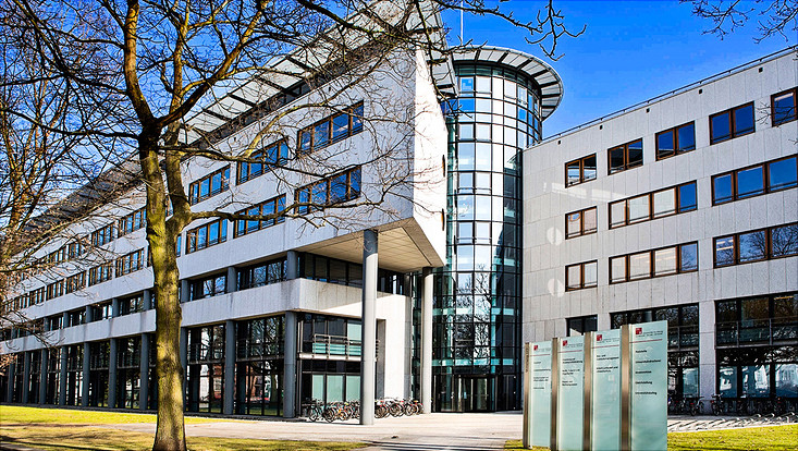 Foto vom UHH-Verwaltungsgebäude Mittelweg 177
