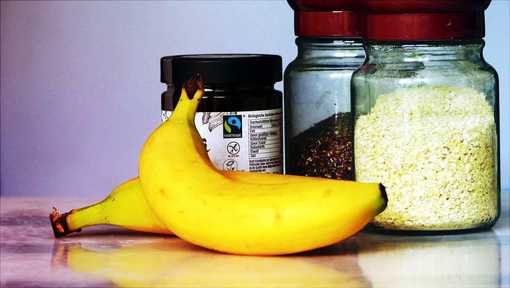 Fair Trade Bananen, Brotaufstrich, Leinsamen und Hirse
