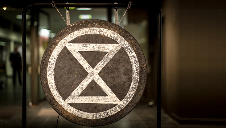 733x414-extinction-gong Wallace