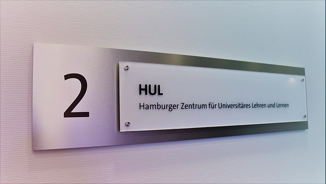 HUL-Türschild