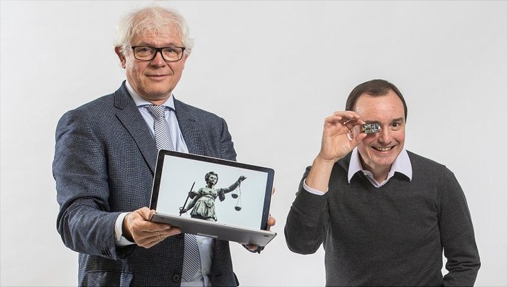 Prof. Dr. Hans-Heinrich Trute (l.) und Prof. Dr. Hannes Federrath