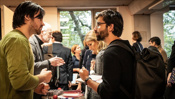 Angeregte Diskussion unter Teilnehmenden des Karrieretags.