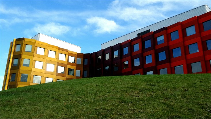 house-595966-1920-733x414